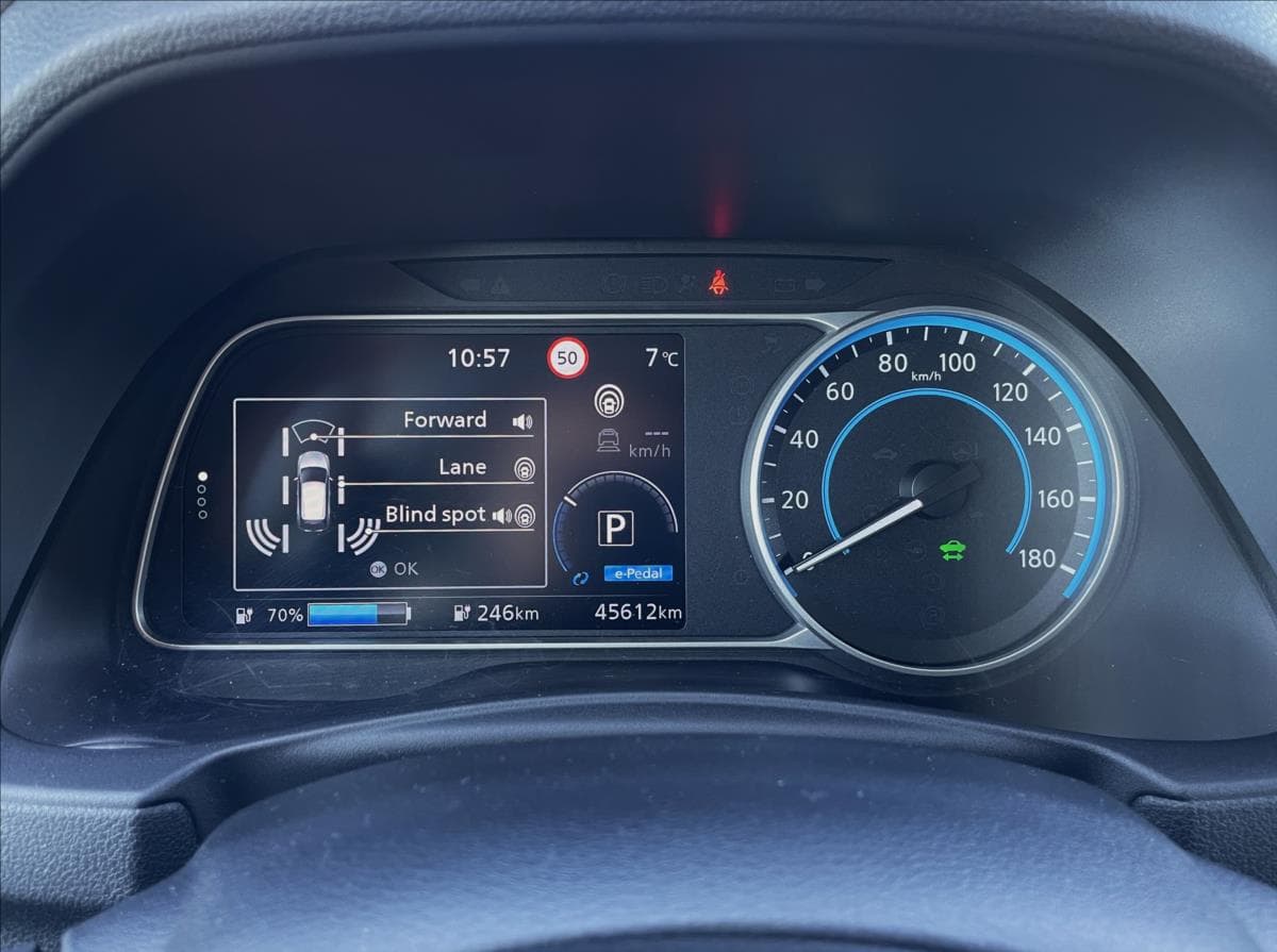 2022 Nissan Leaf - 13