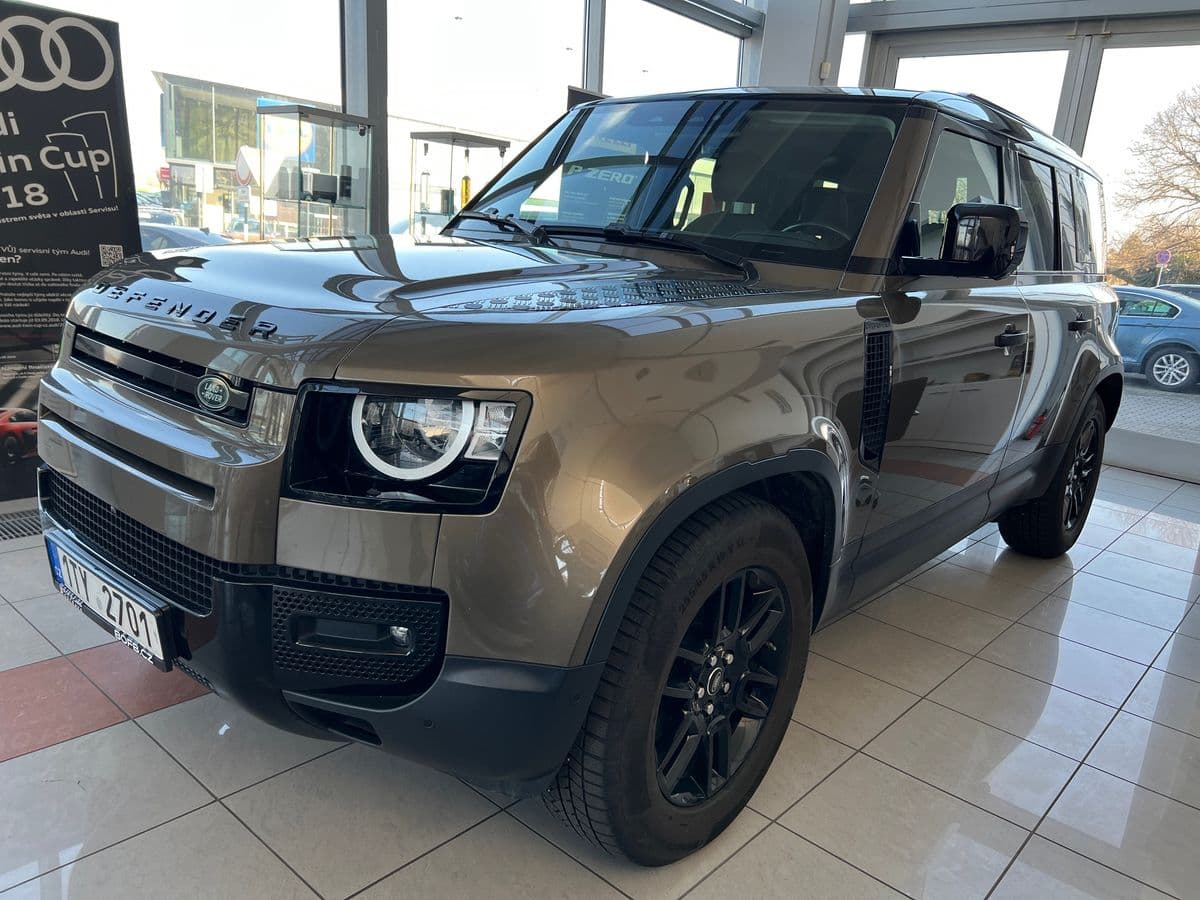 Land Rover Defender 177kW AWD Tažné Pano