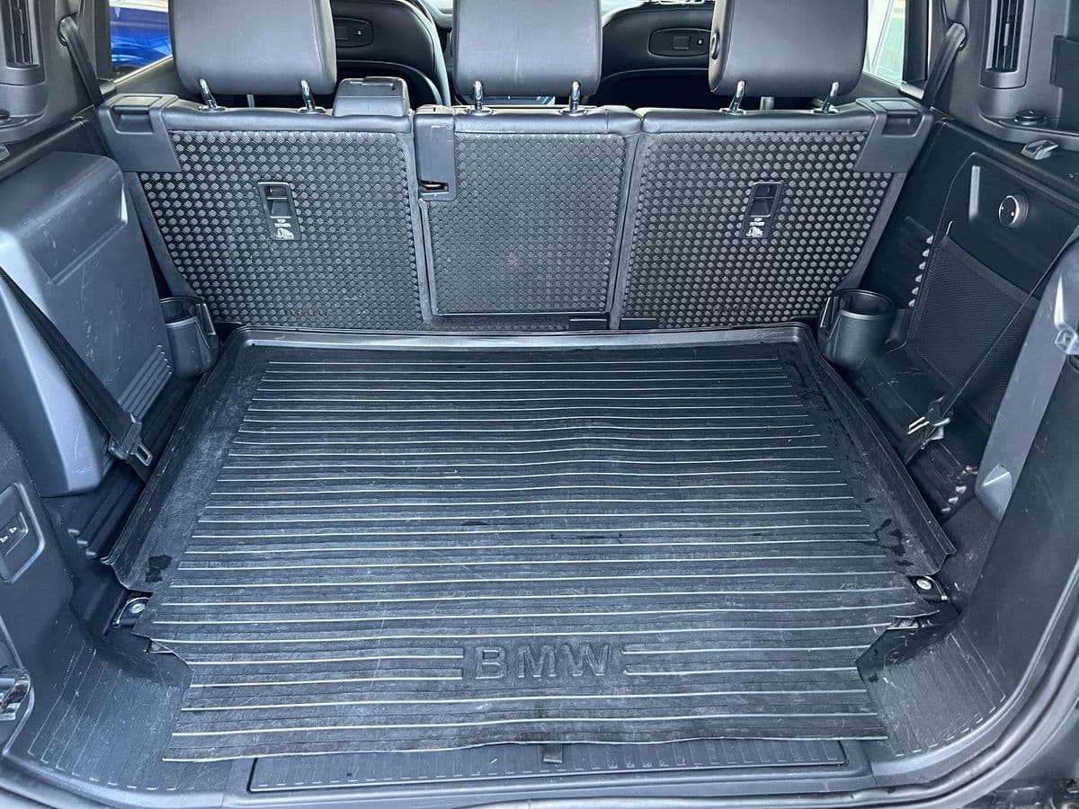 2021 Land Rover Defender - 17