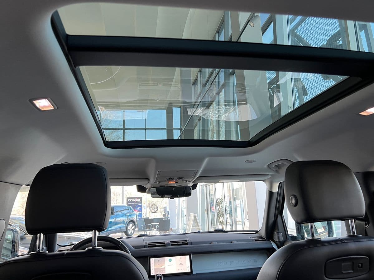 2021 Land Rover Defender - 18