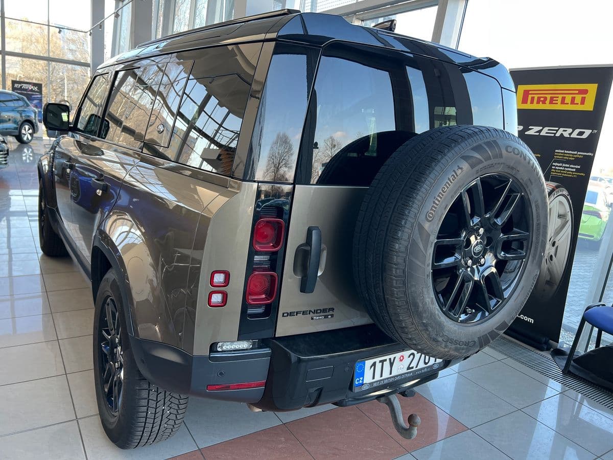 2021 Land Rover Defender - 4