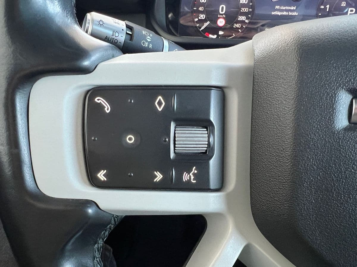 2021 Land Rover Defender - 6