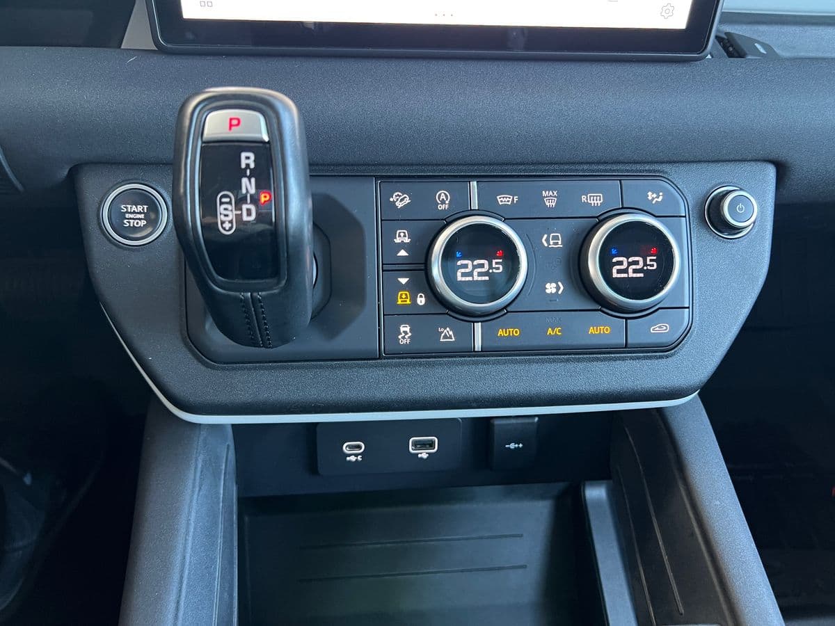 2021 Land Rover Defender - 8