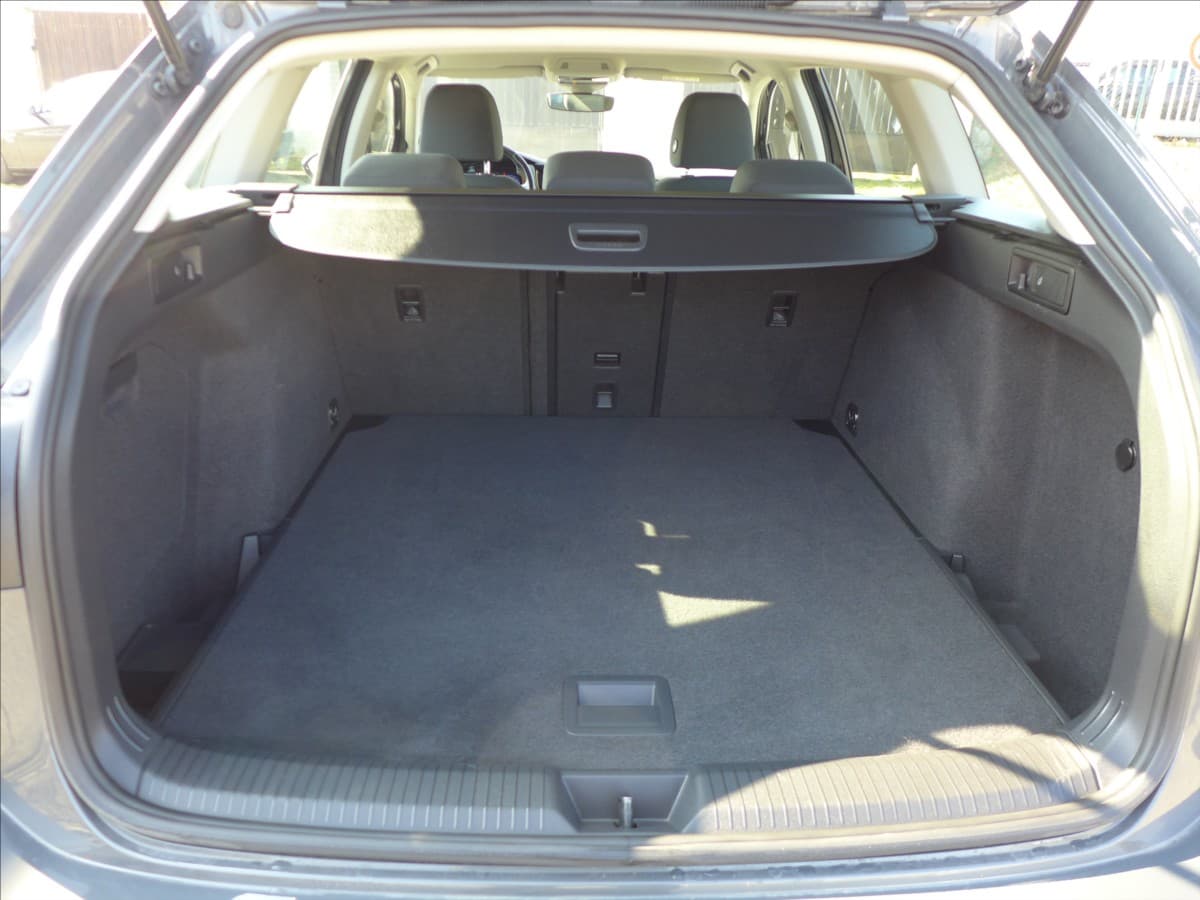 2021 Volkswagen Golf - 8