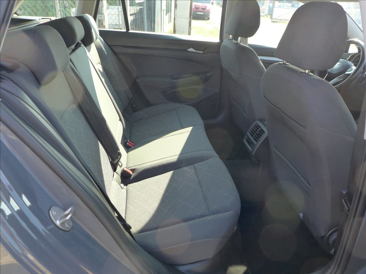 2021 Volkswagen Golf - 9