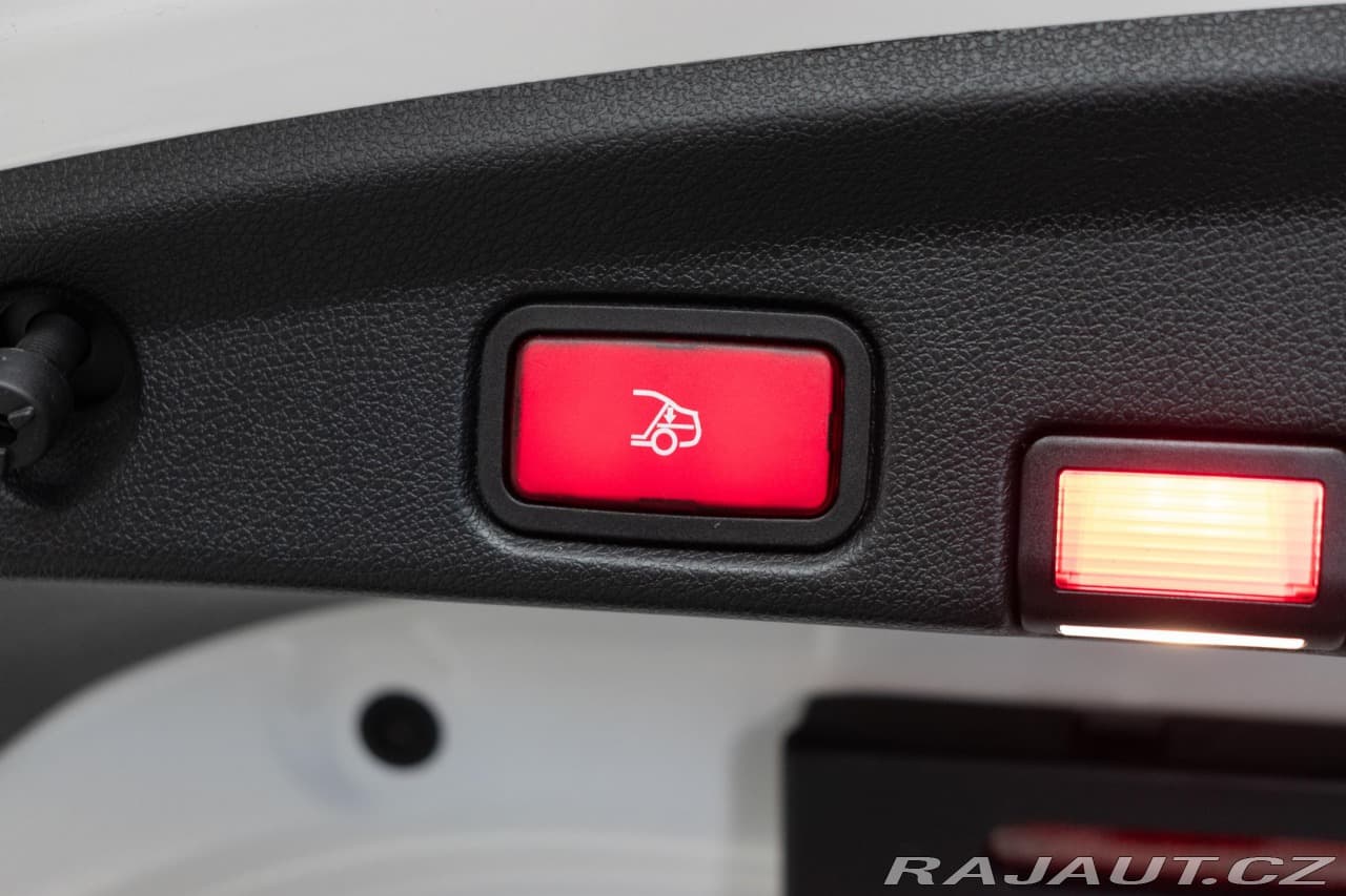 2018 Mercedes-Benz E-Class - 10