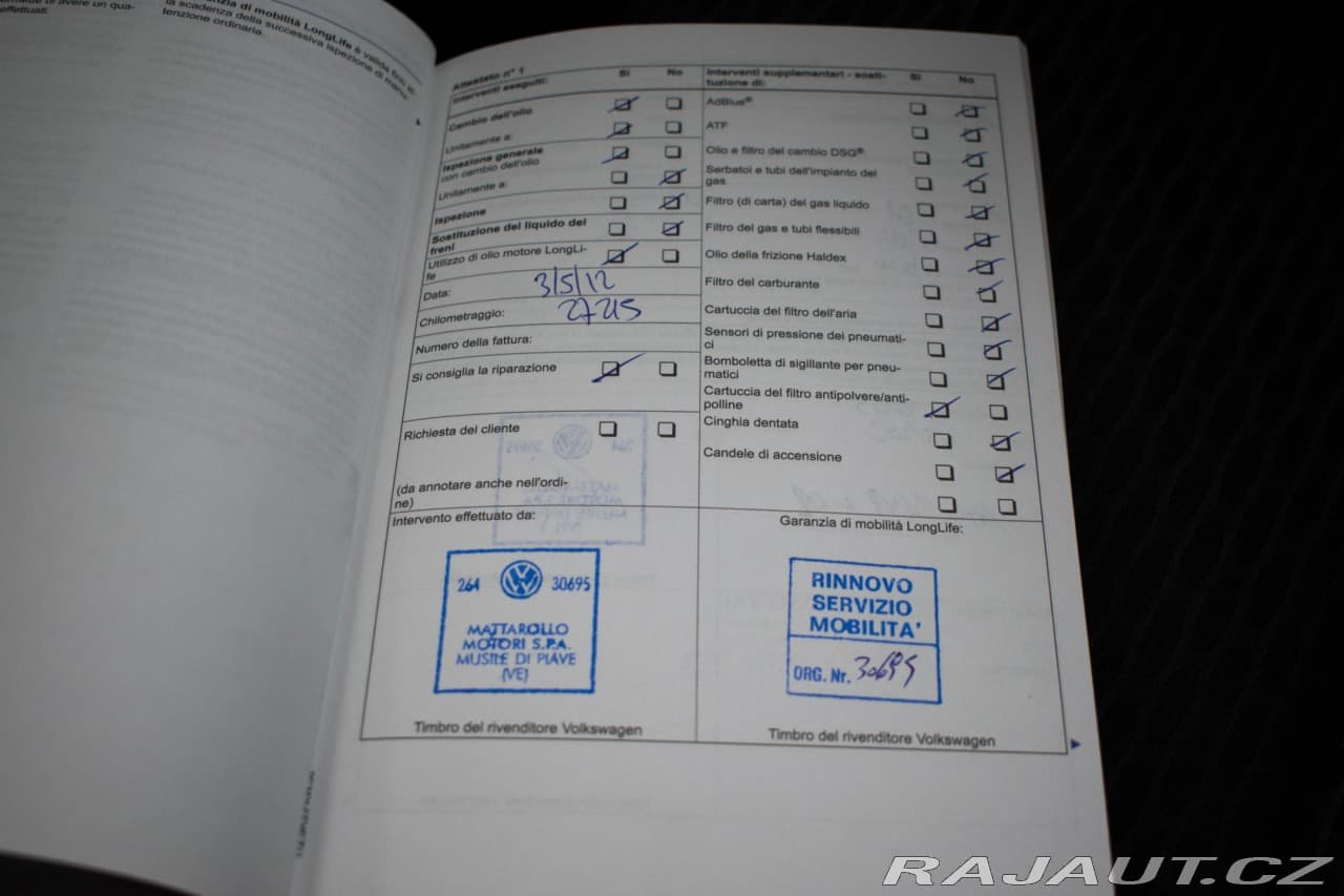 2011 Volkswagen Golf - 20