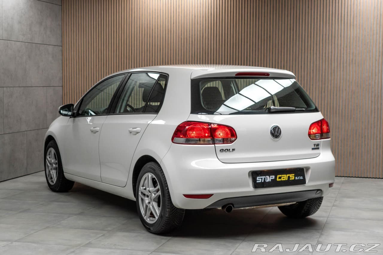 2011 Volkswagen Golf - 4