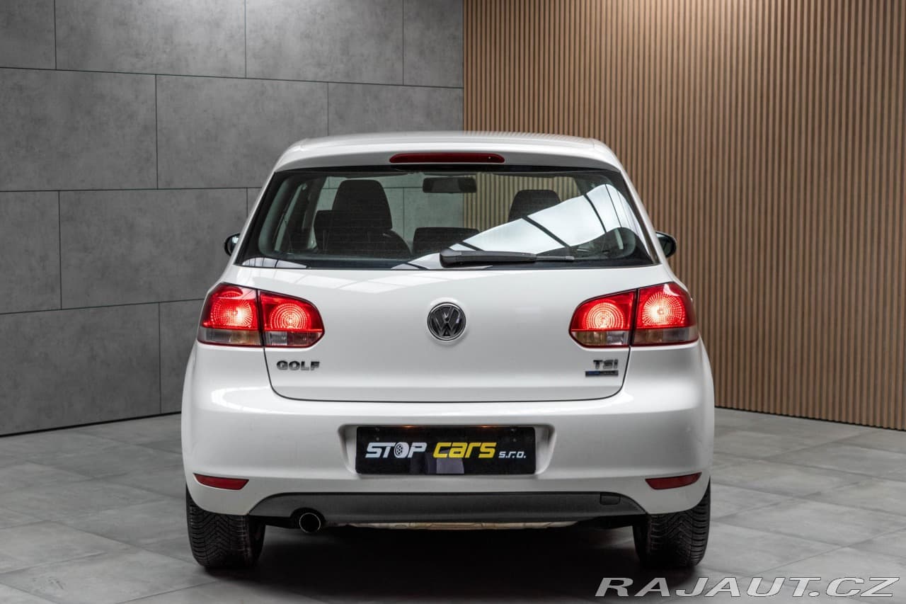 2011 Volkswagen Golf - 5