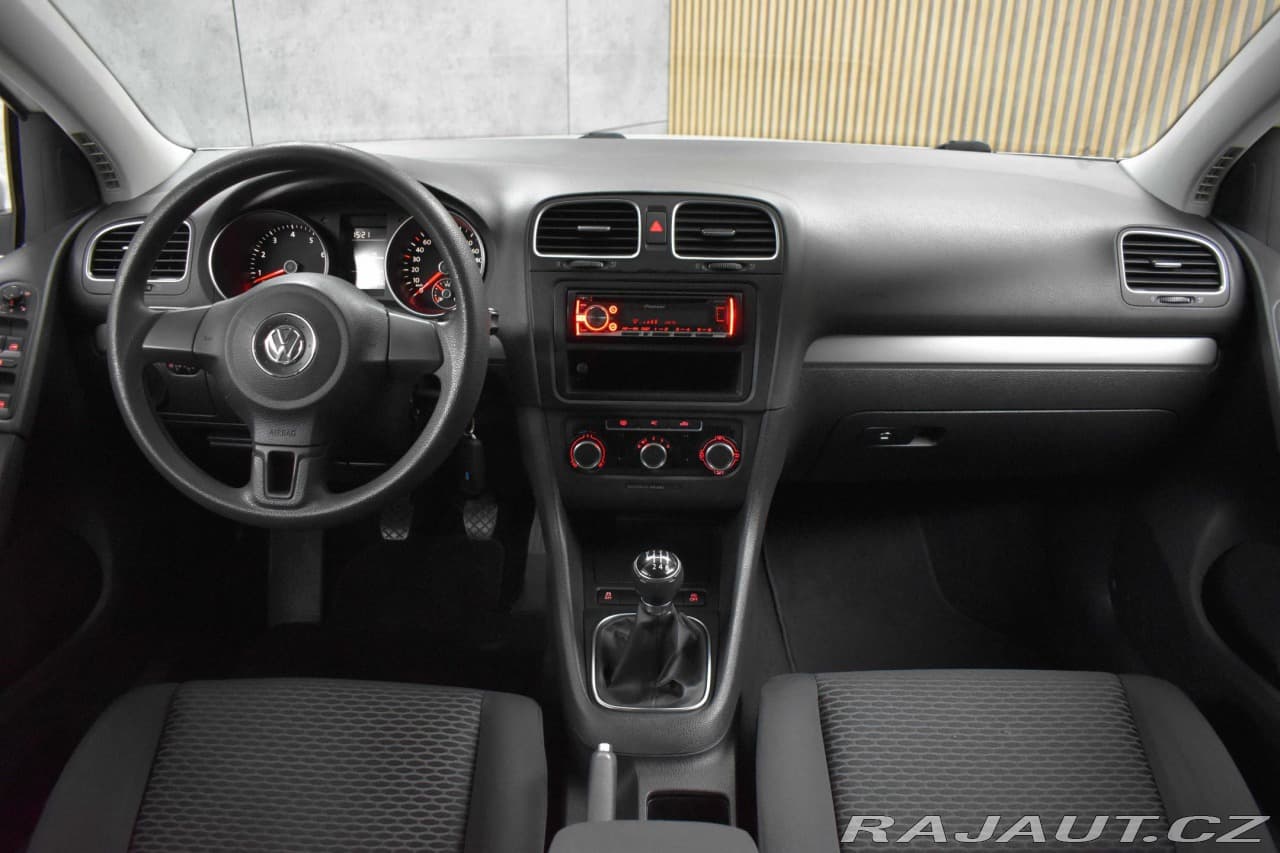 2011 Volkswagen Golf - 7