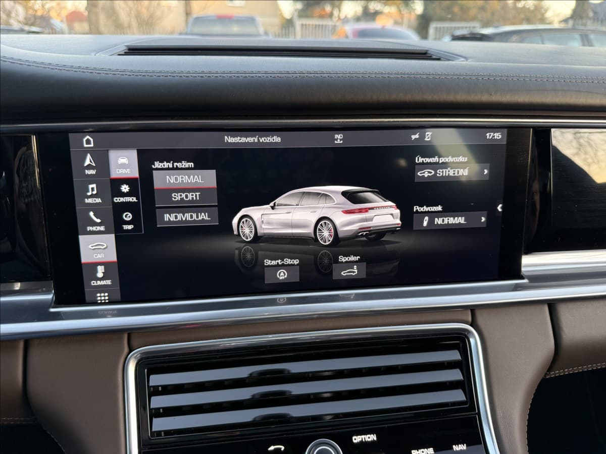 2019 Porsche Panamera - 8