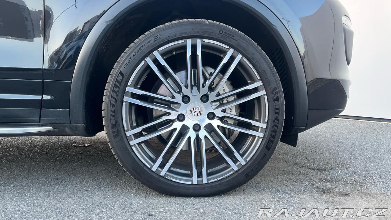 2016 Porsche Cayenne - 10