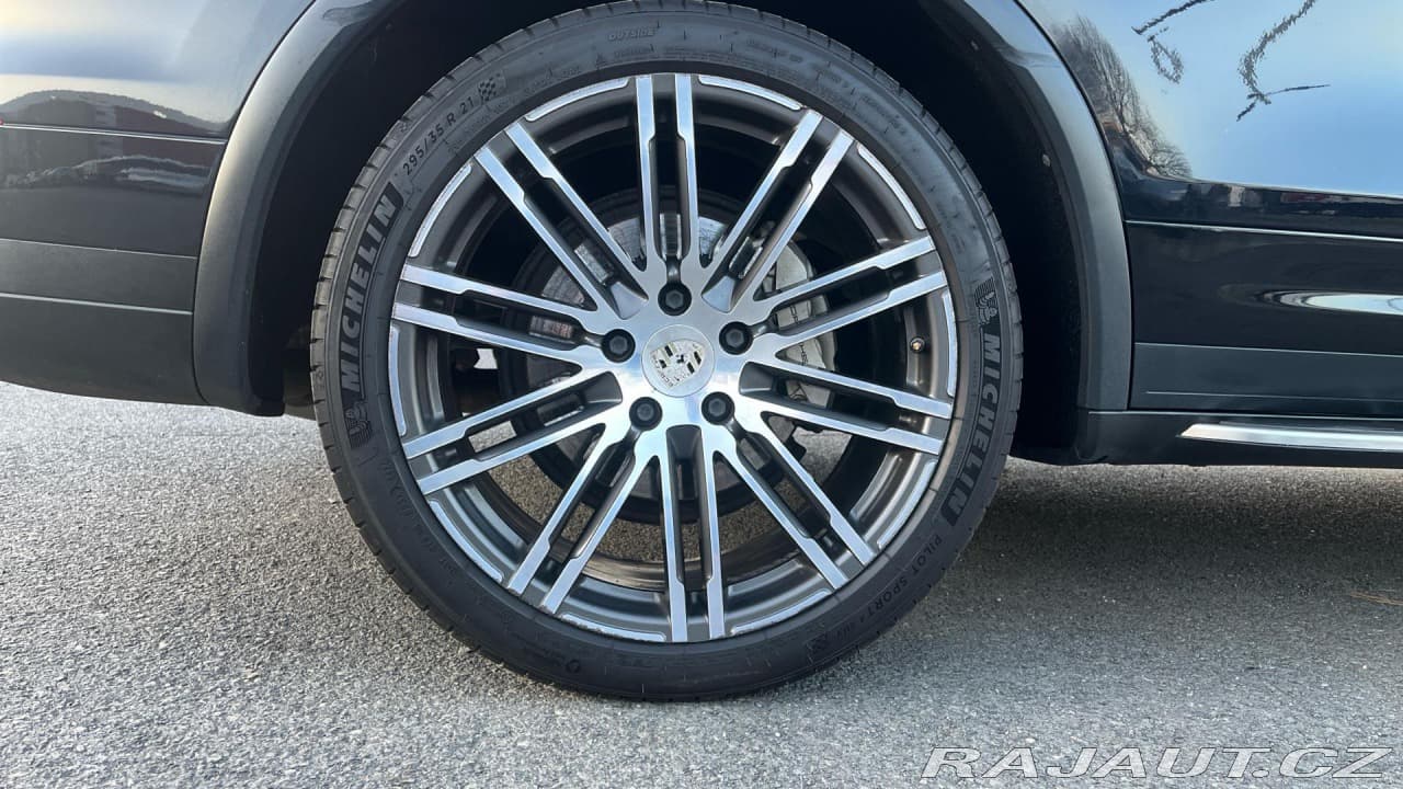 2016 Porsche Cayenne - 11