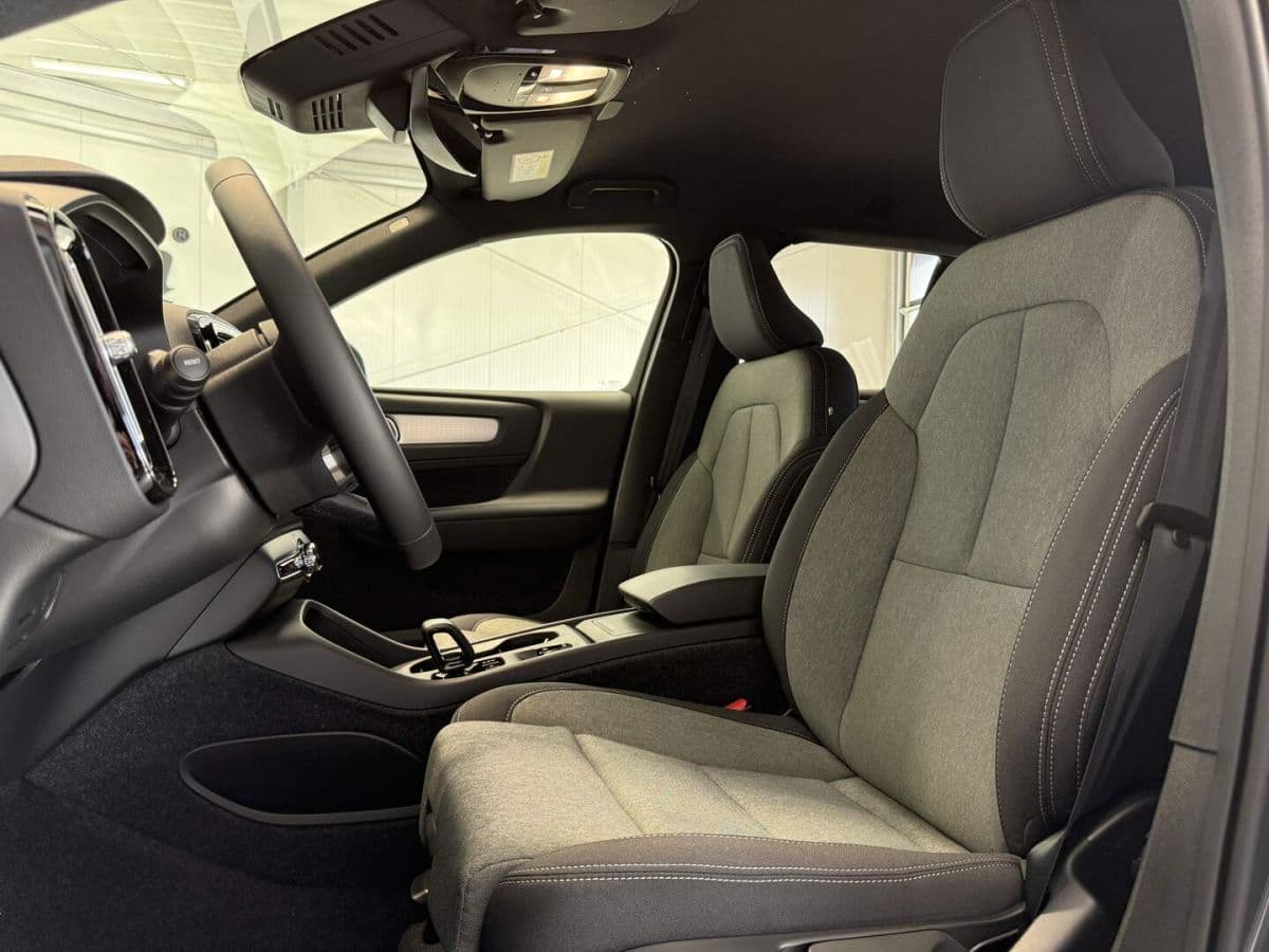 2026 Volvo Xc40 - 16