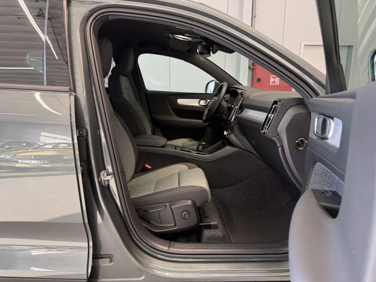 2026 Volvo Xc40 - 17