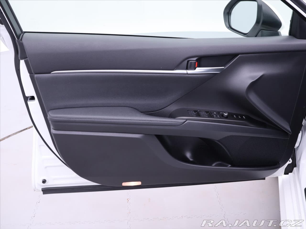 2023 Toyota Camry - 10