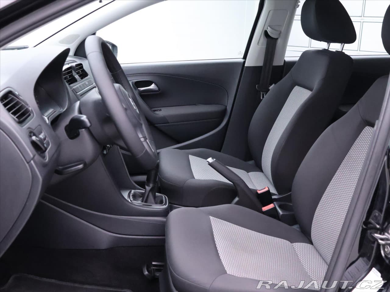 2010 Volkswagen Polo - 10