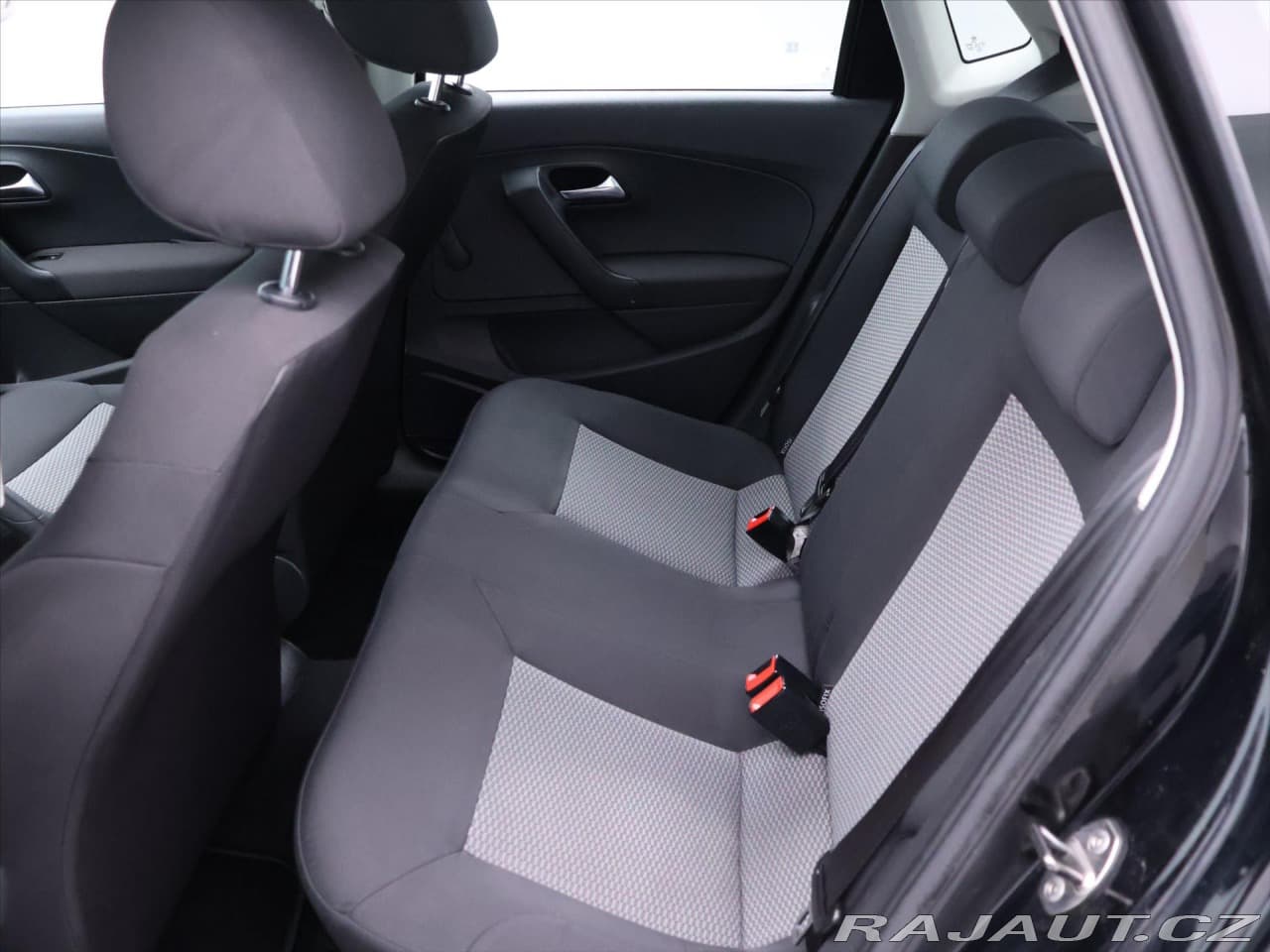 2010 Volkswagen Polo - 13