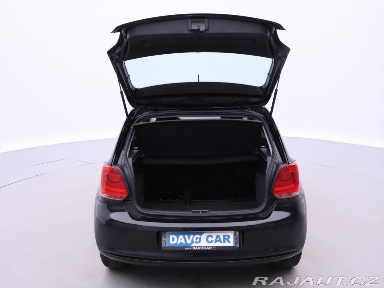 2010 Volkswagen Polo - 9