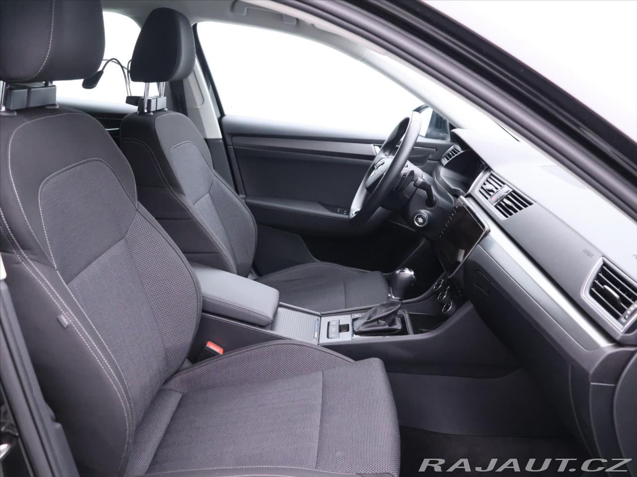 2020 Škoda Superb - 12