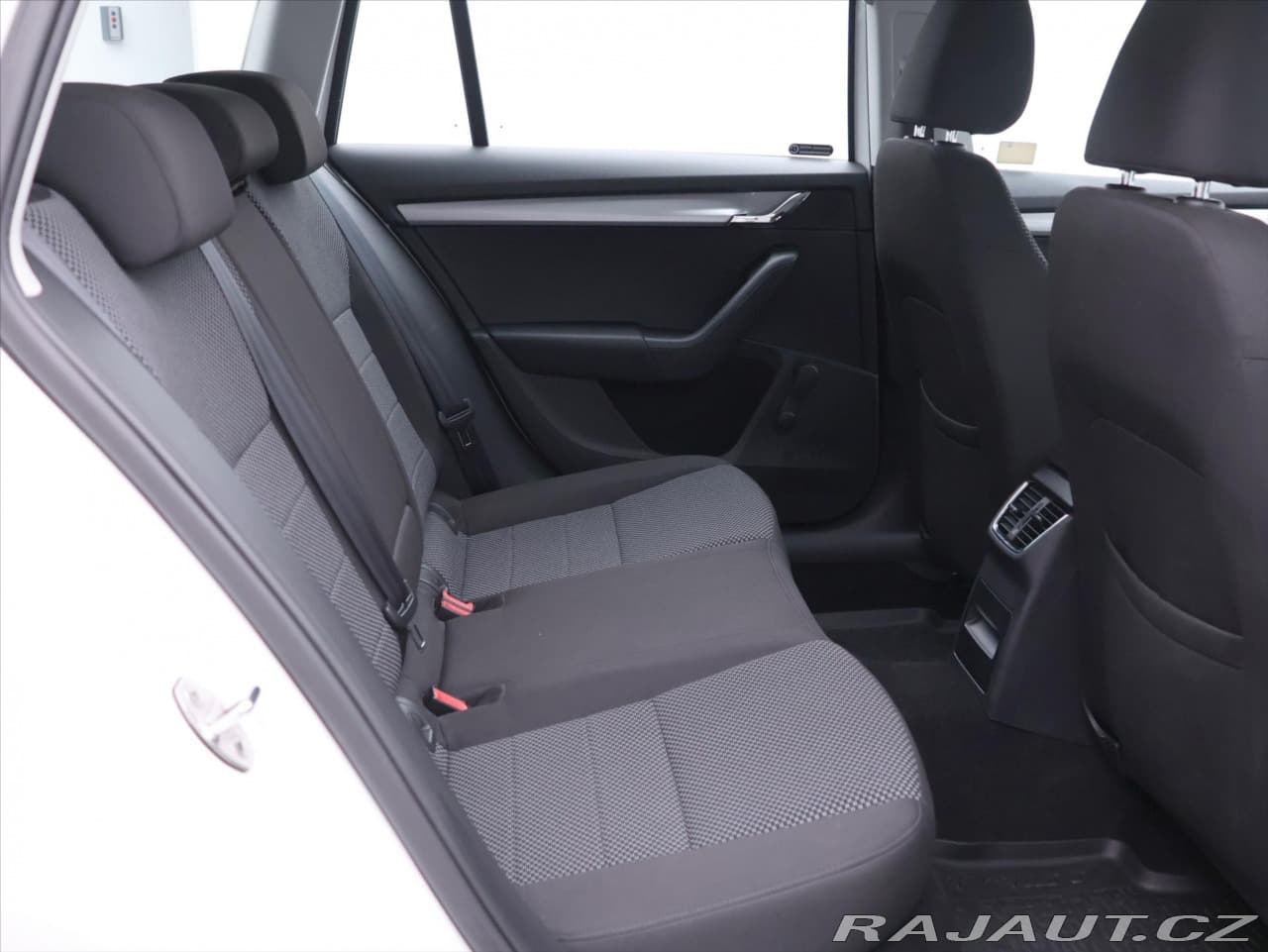 2014 Škoda Octavia - 14