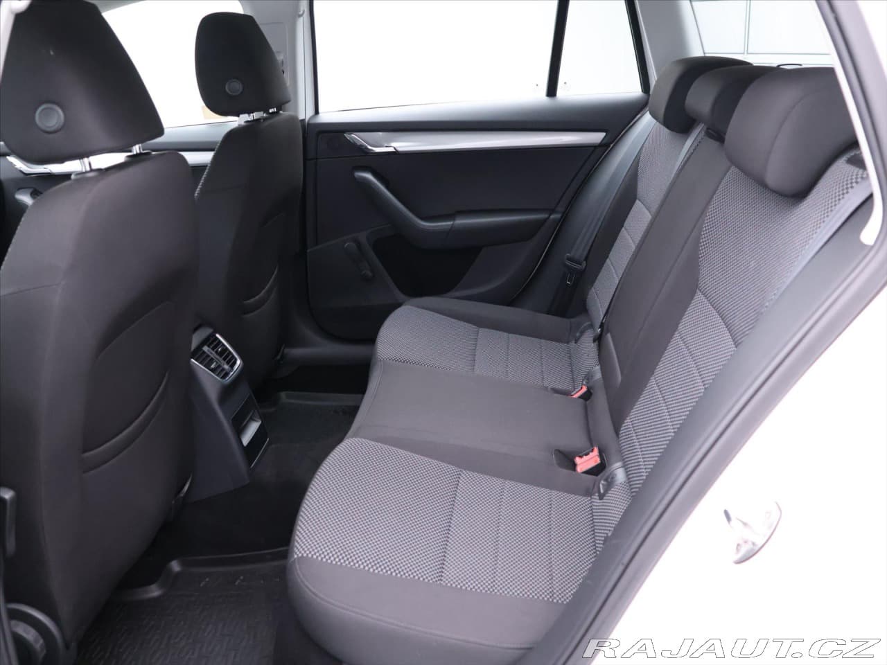 2014 Škoda Octavia - 15