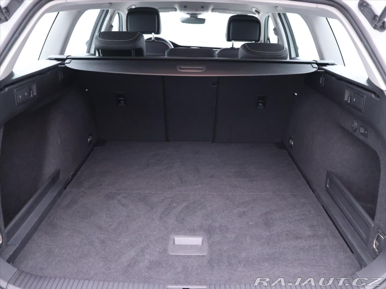 2021 Volkswagen Passat - 10