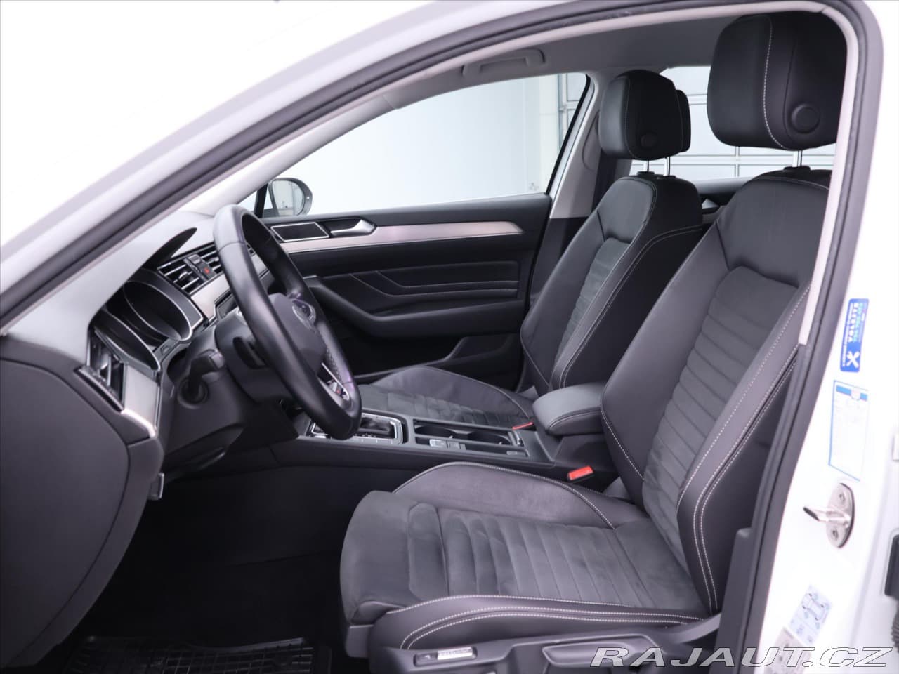 2021 Volkswagen Passat - 11