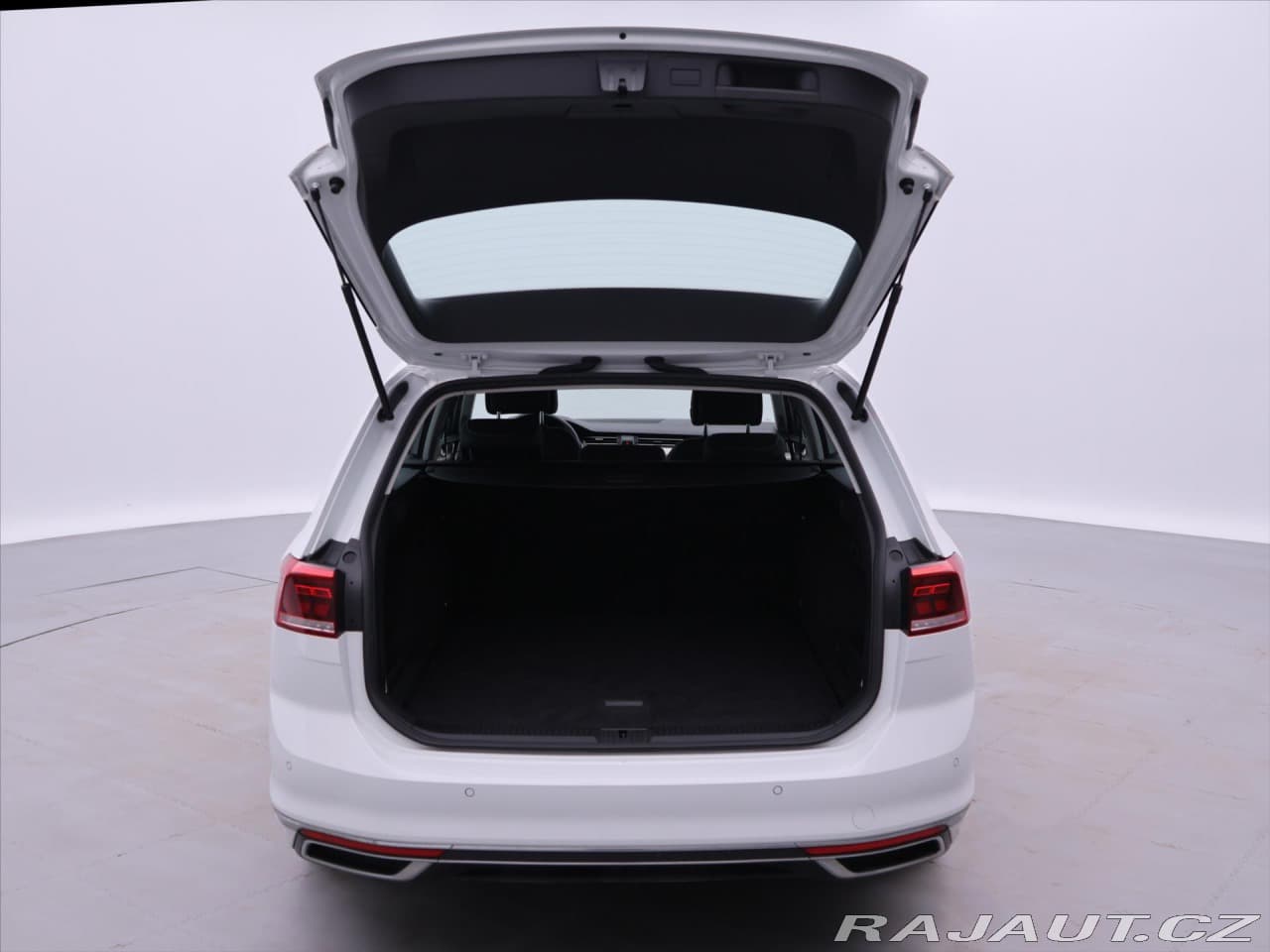 2021 Volkswagen Passat - 9