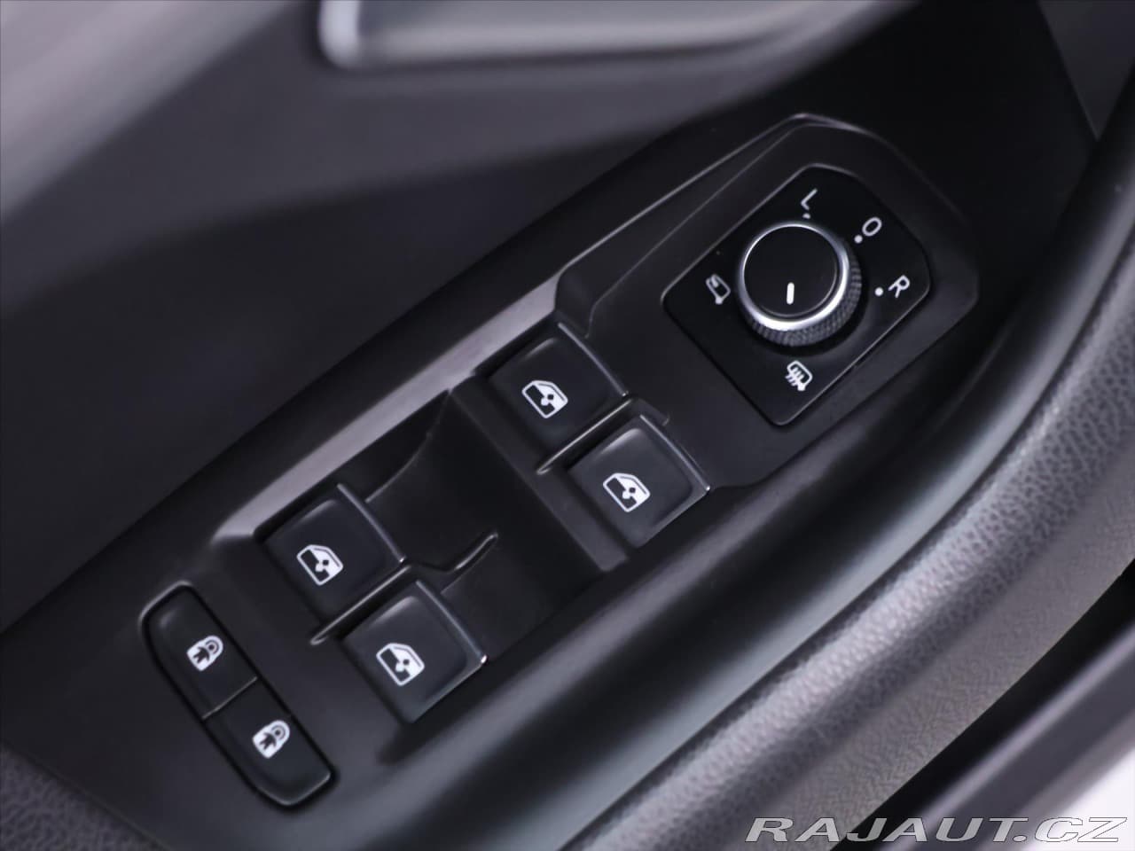 2019 Volkswagen Touareg - 15