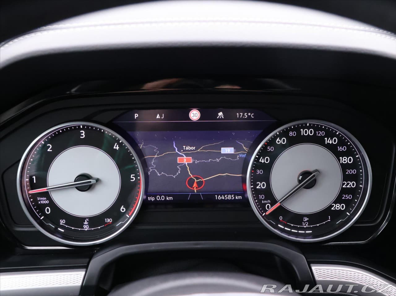 2019 Volkswagen Touareg - 17