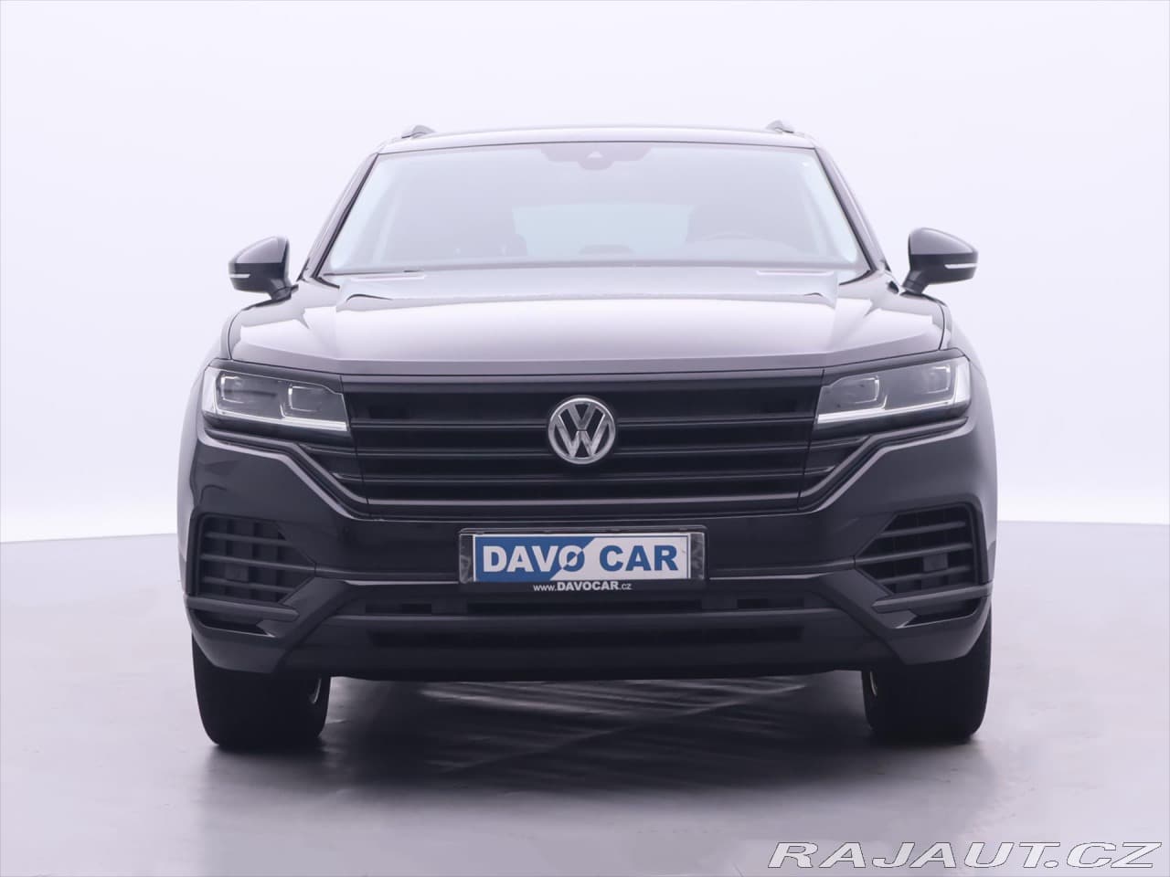 2019 Volkswagen Touareg - 2