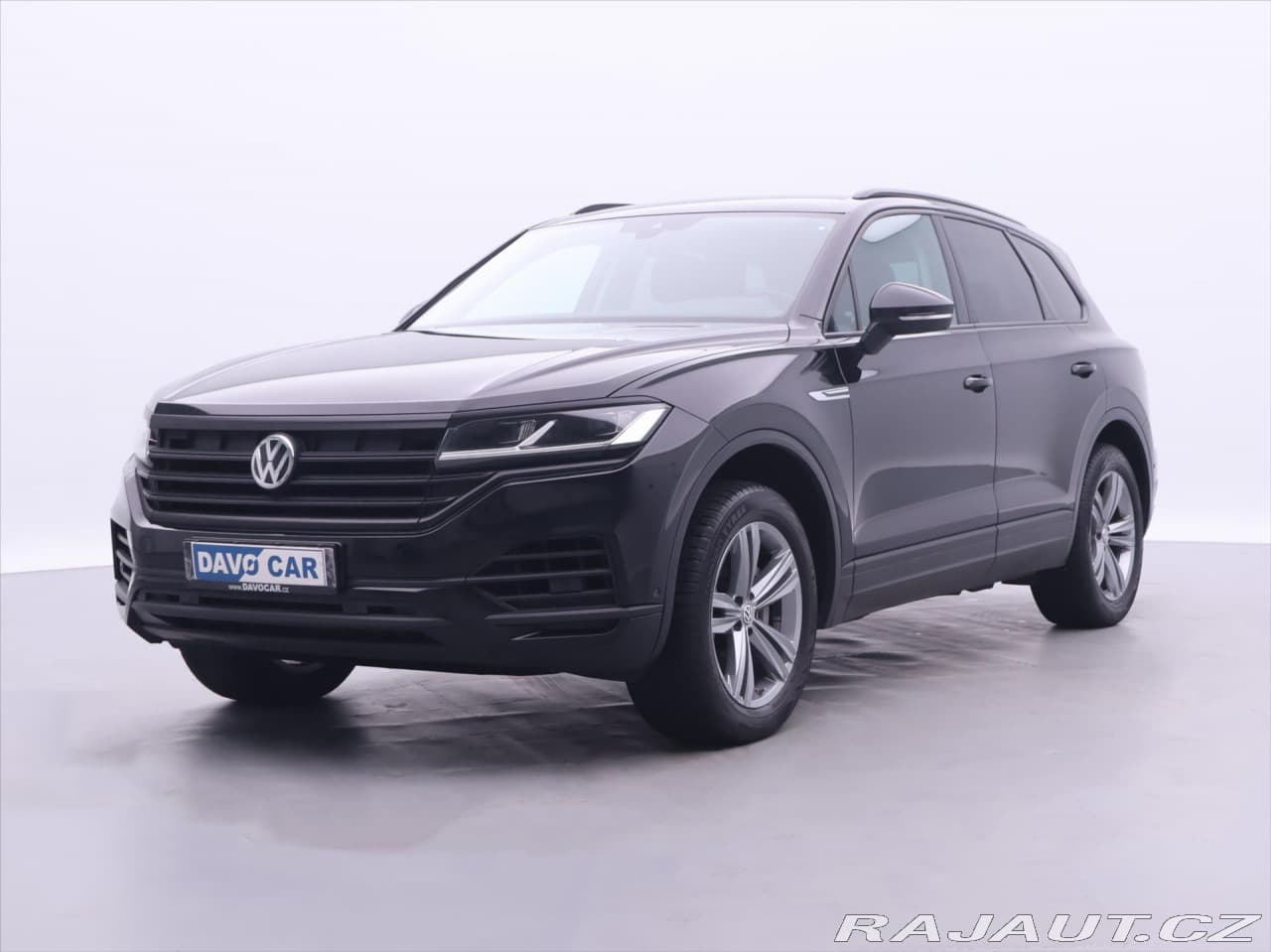 2019 Volkswagen Touareg - 3