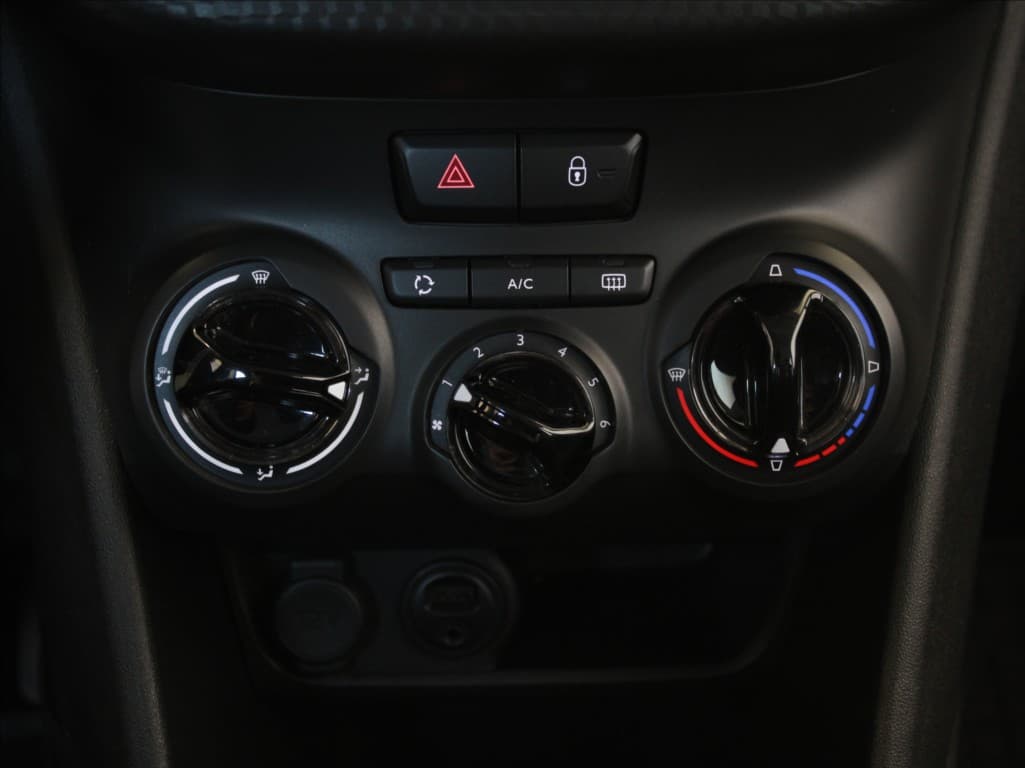 2017 Peugeot 2008 - 13