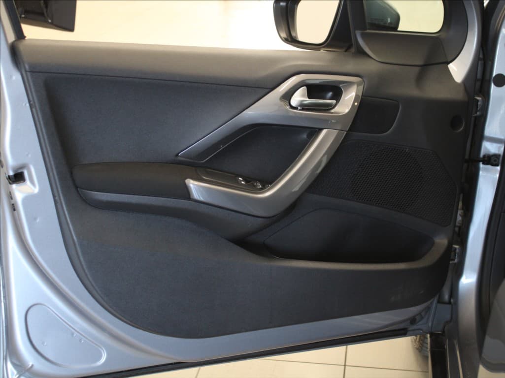 2017 Peugeot 2008 - 14