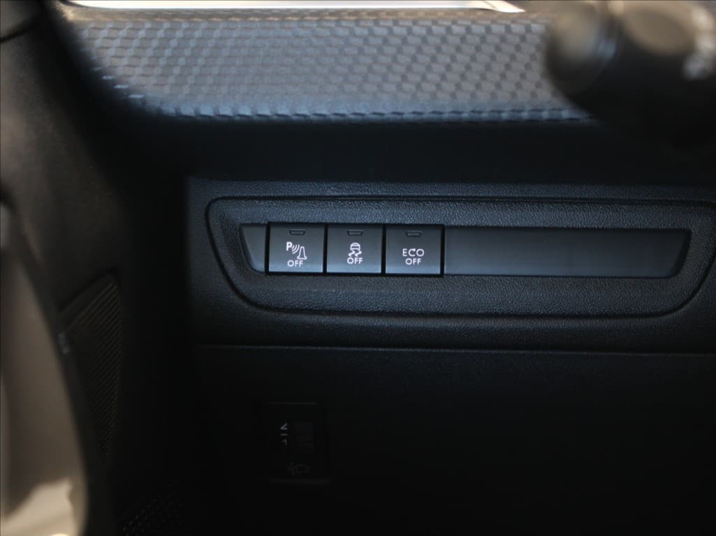 2017 Peugeot 2008 - 16