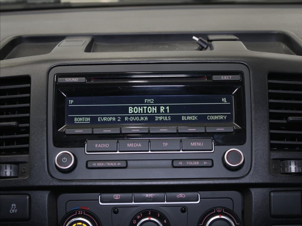 2013 Volkswagen Transporter - 11