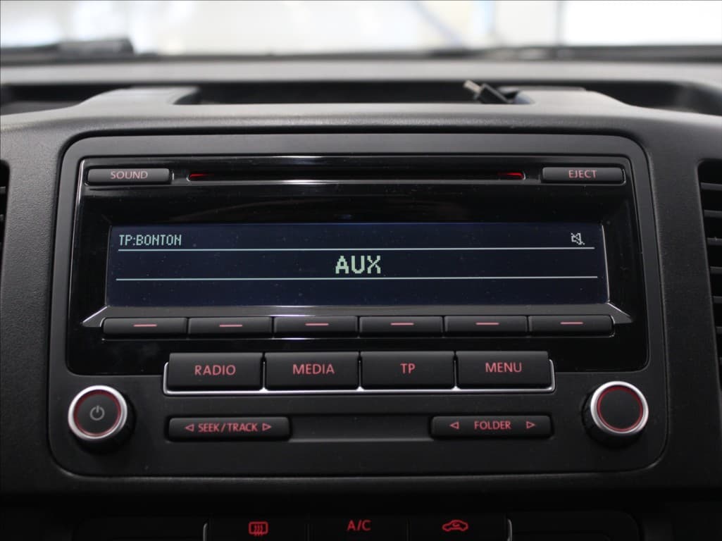 2013 Volkswagen Transporter - 12