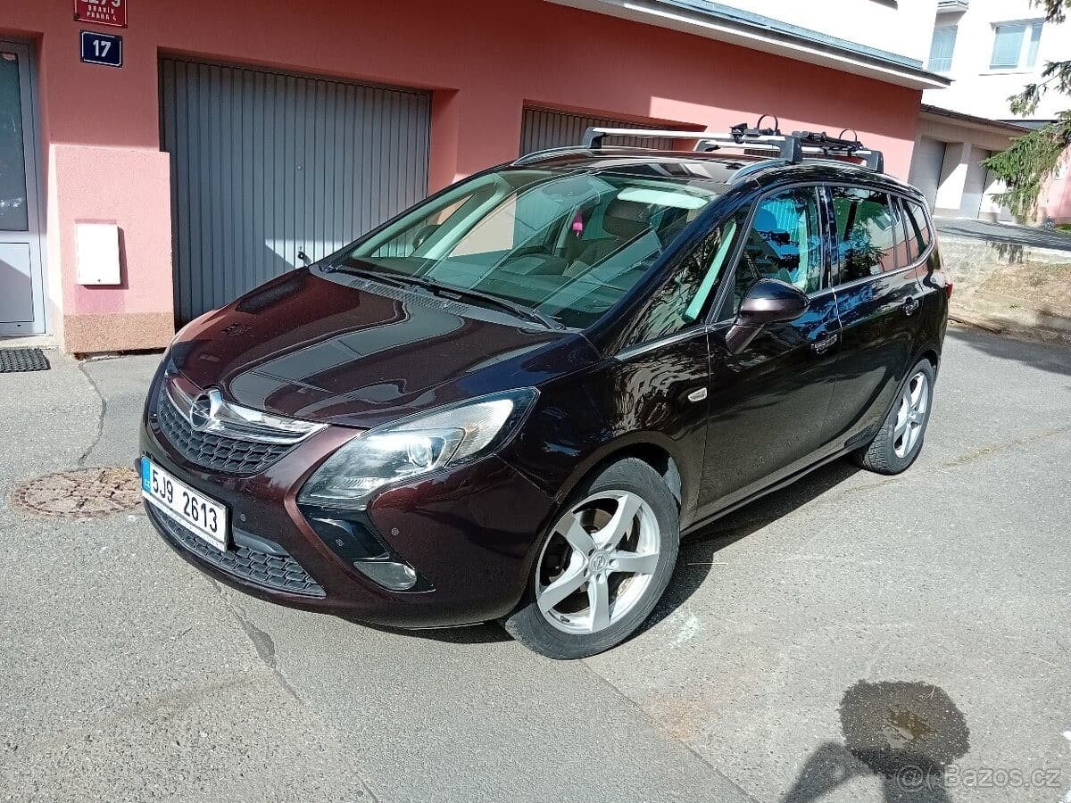 Opel Zafira 2,0   C Tourer ČR 2013 CD