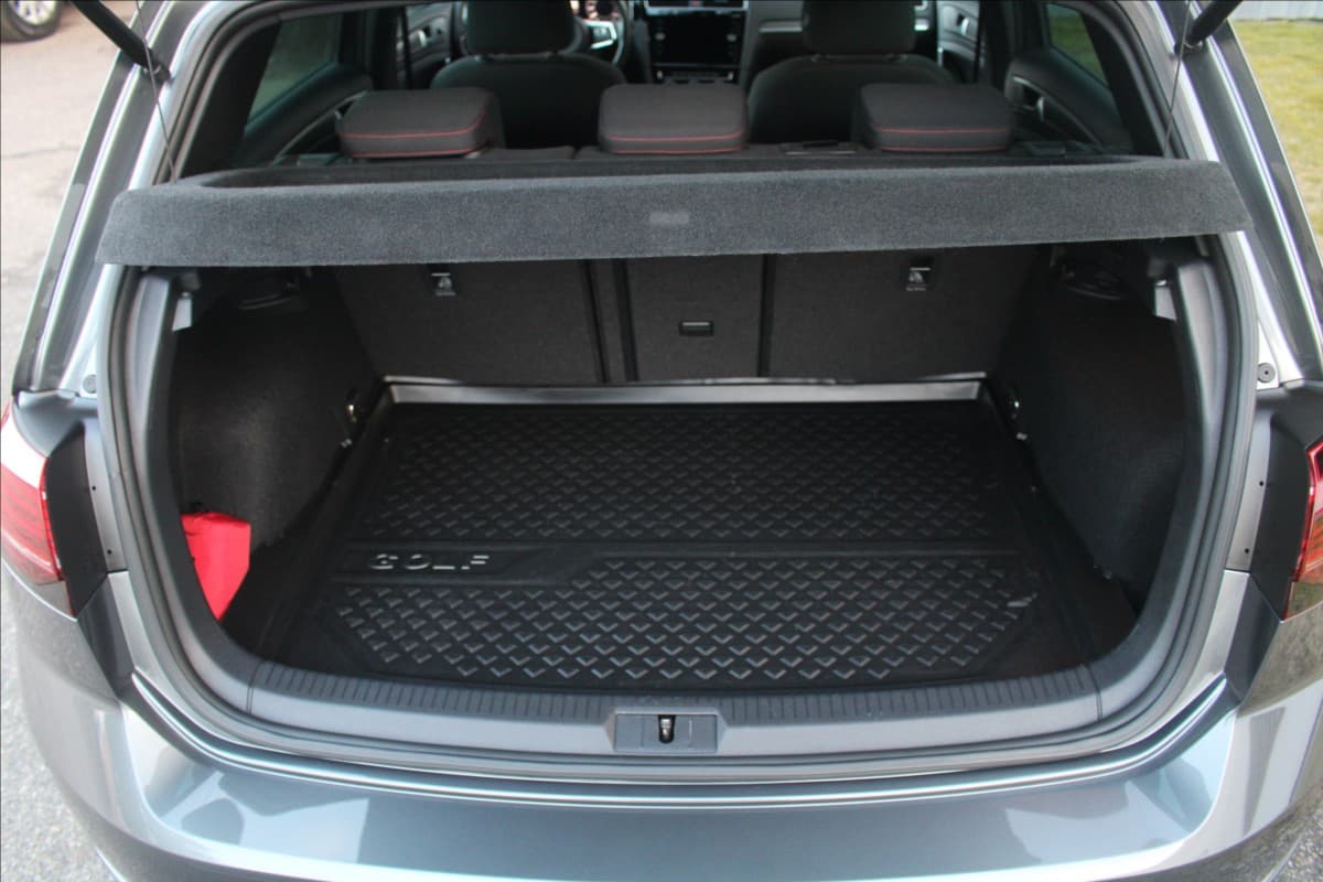 2020 Volkswagen Golf - 20