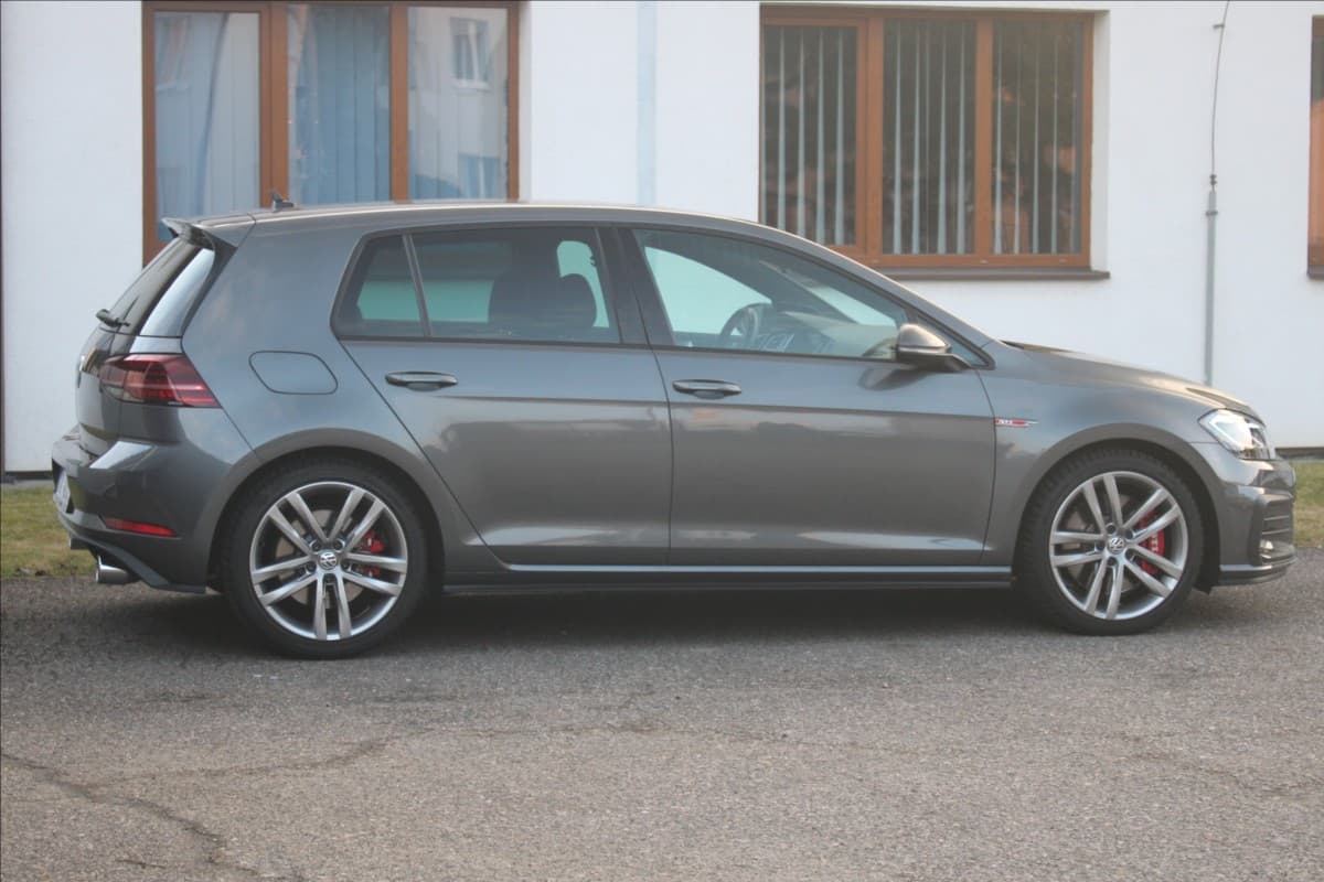 2020 Volkswagen Golf - 3