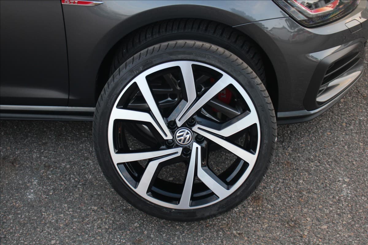 2020 Volkswagen Golf - 5