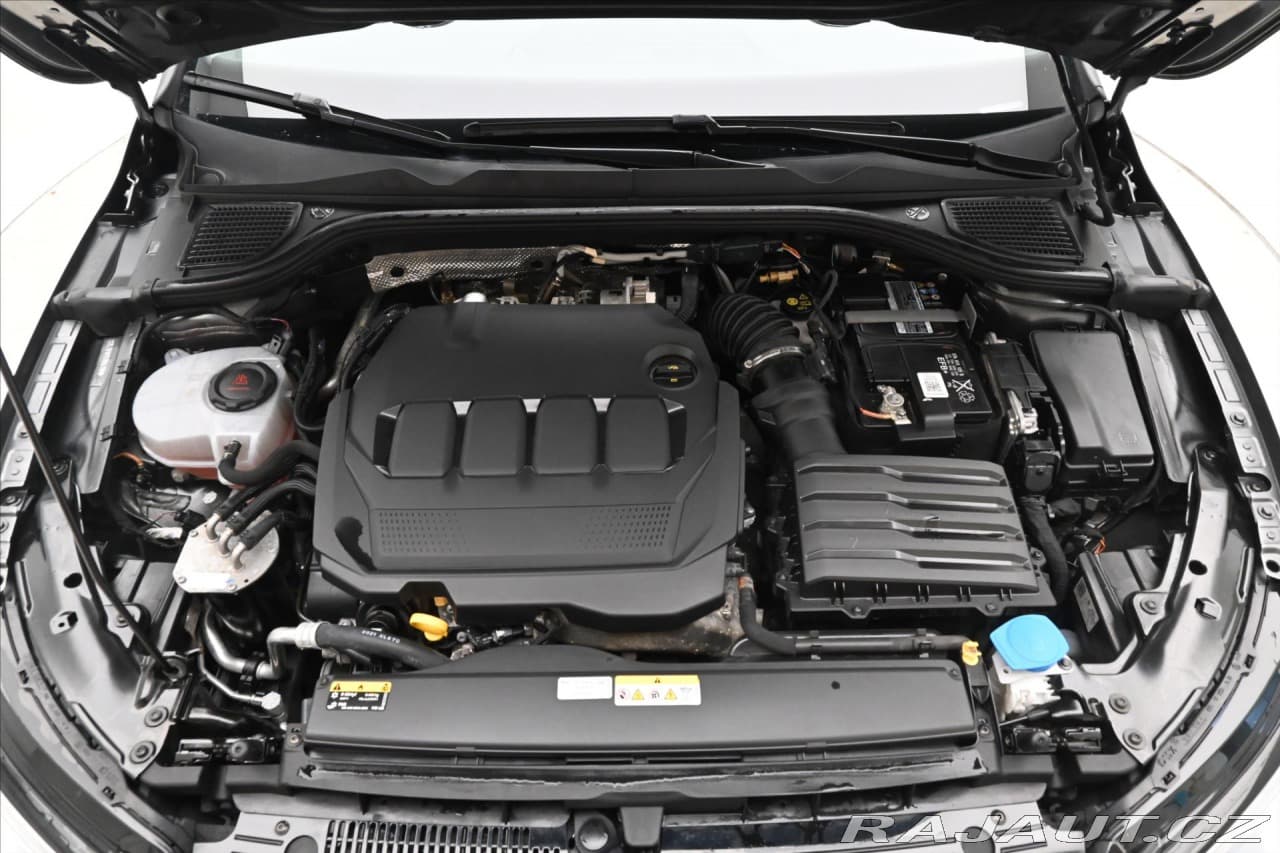 2022 Volkswagen Golf - 9