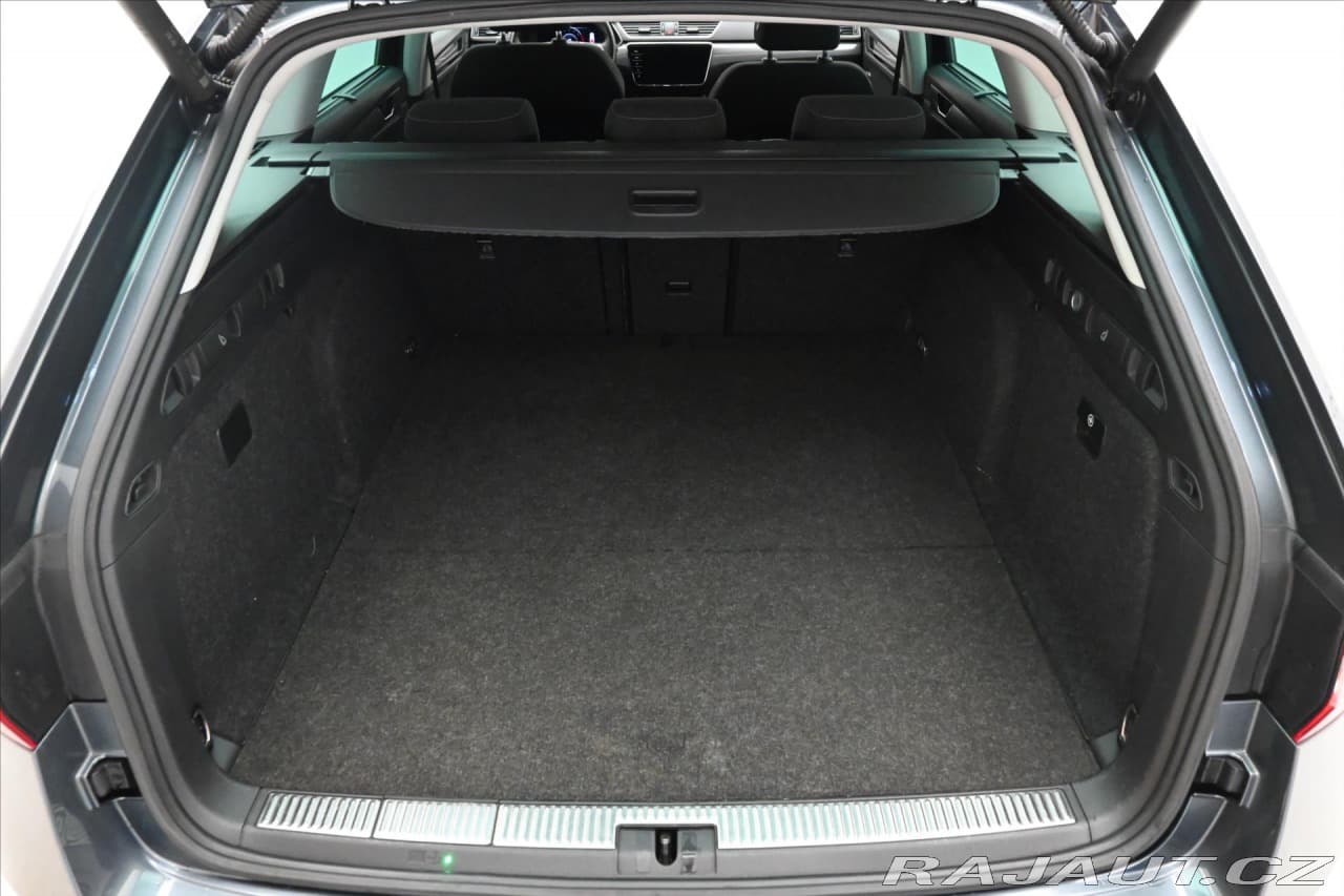 2020 Škoda Superb - 10