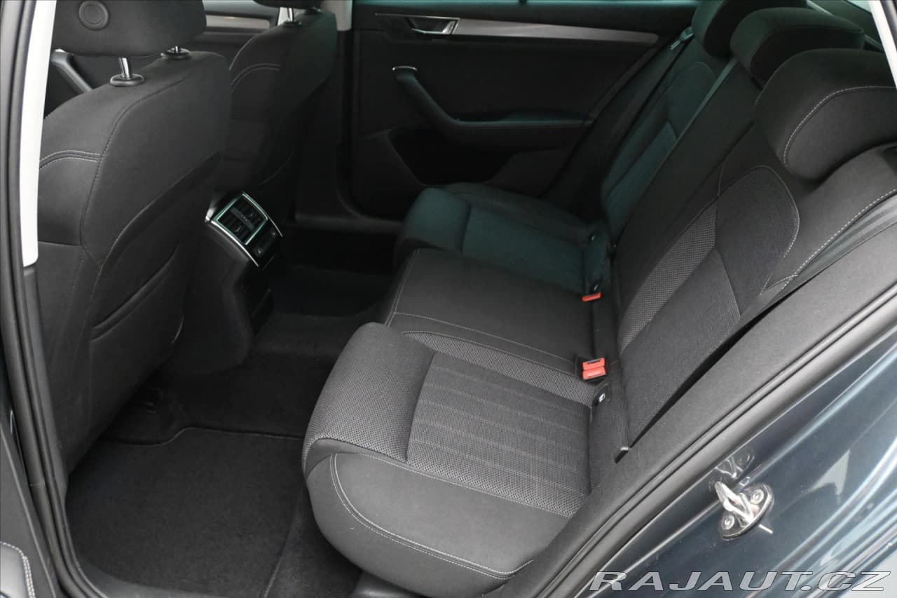 2020 Škoda Superb - 14