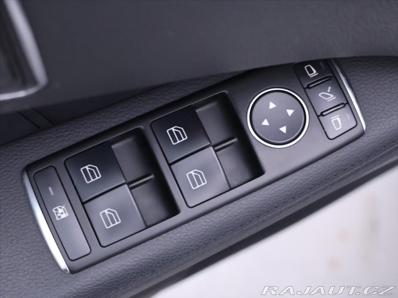 2012 Mercedes-Benz E-Class - 15