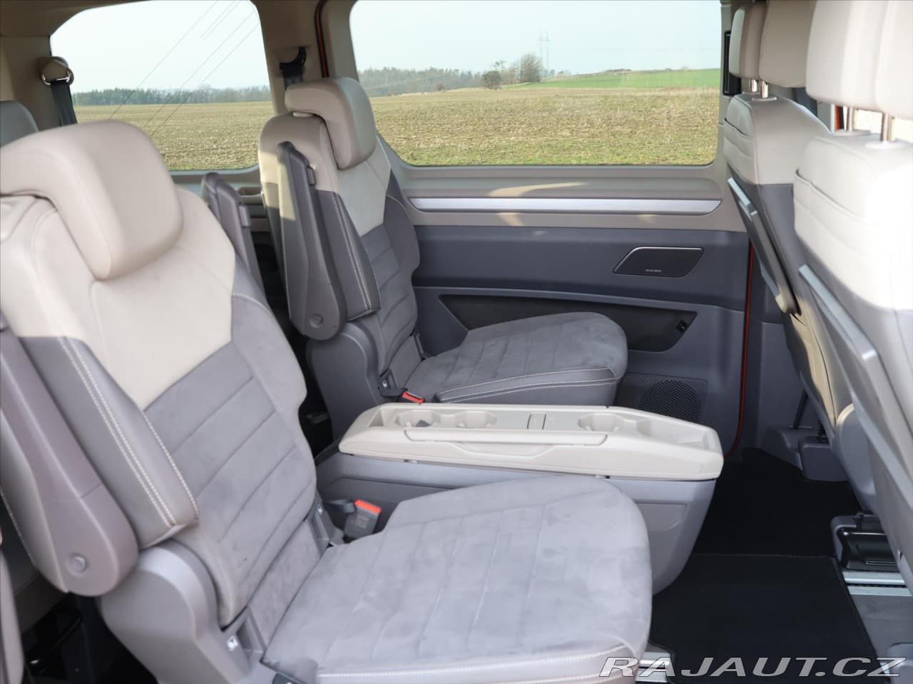 2024 Volkswagen Multivan - 15