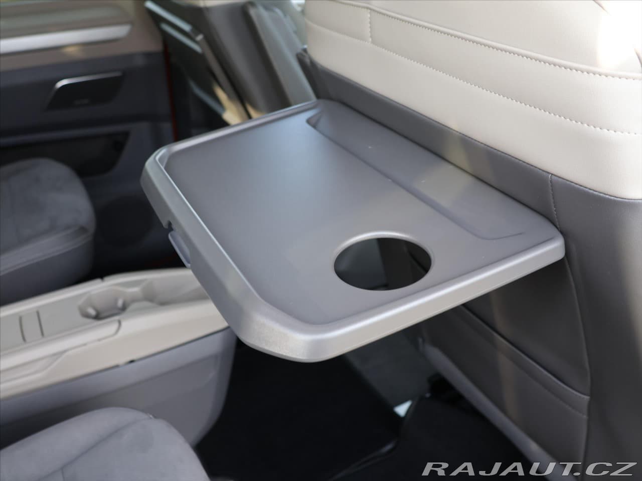 2024 Volkswagen Multivan - 18