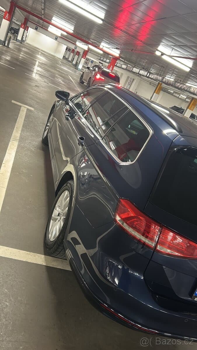 Volkswagen Passat - 11
