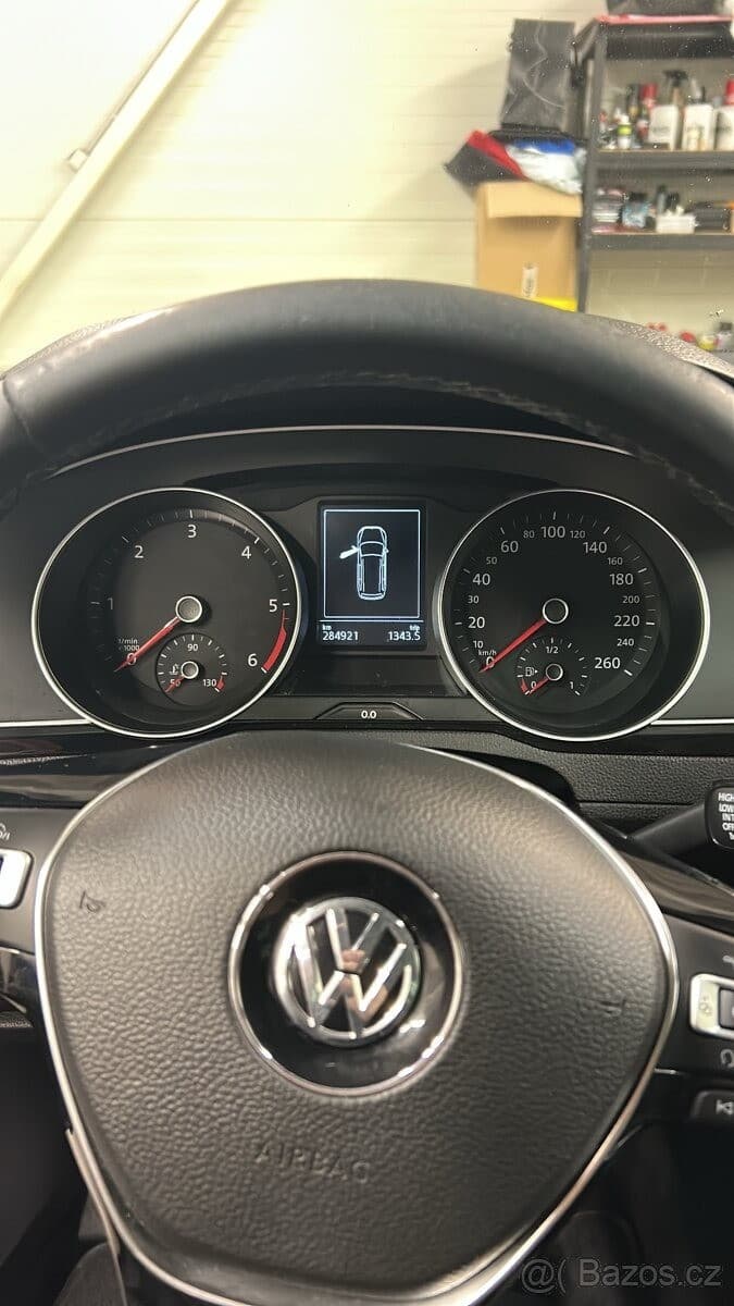 Volkswagen Passat - 12